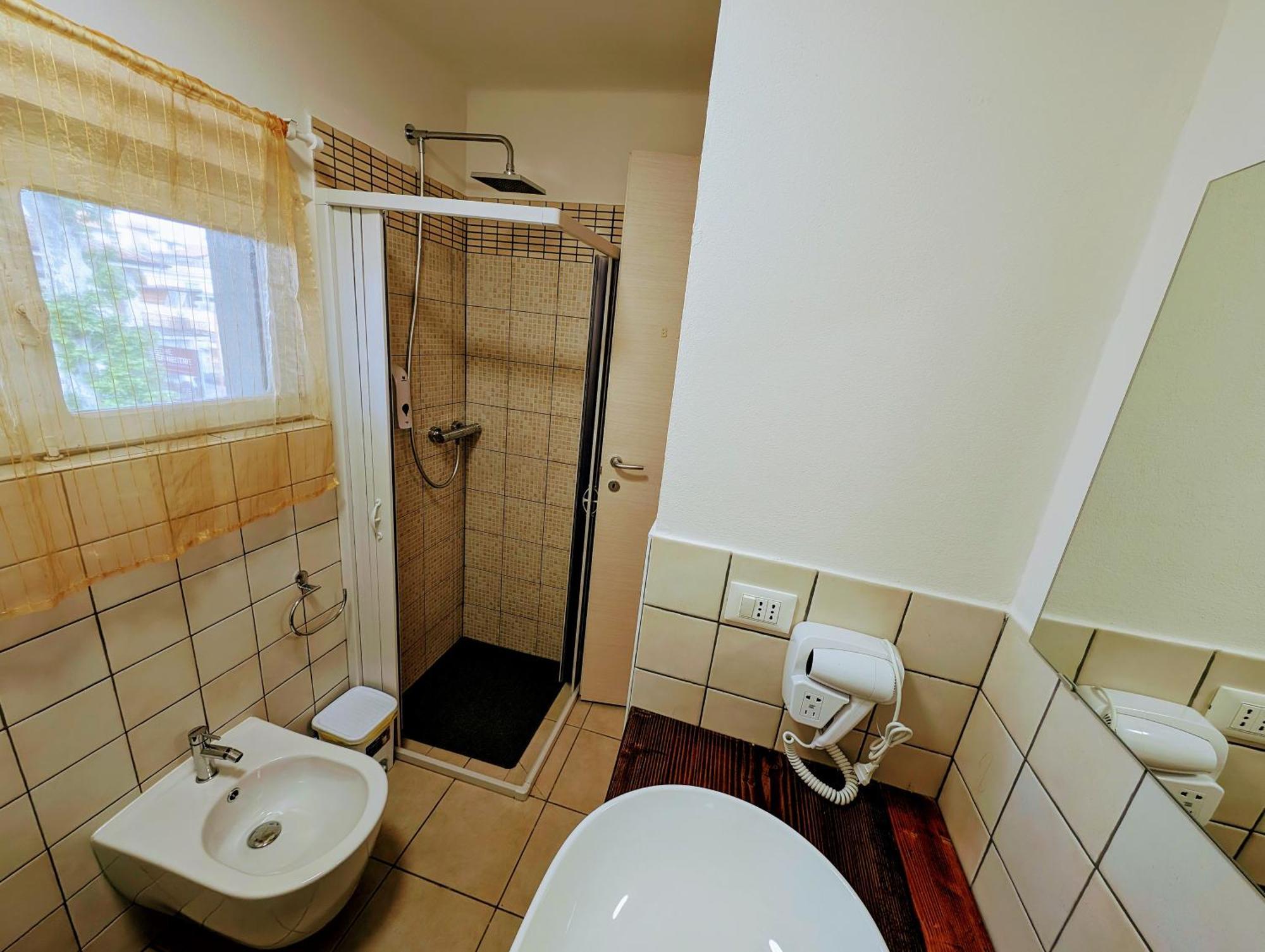 Guest House Il Glicine Stadio - Ospedale تشيزينا المظهر الخارجي الصورة