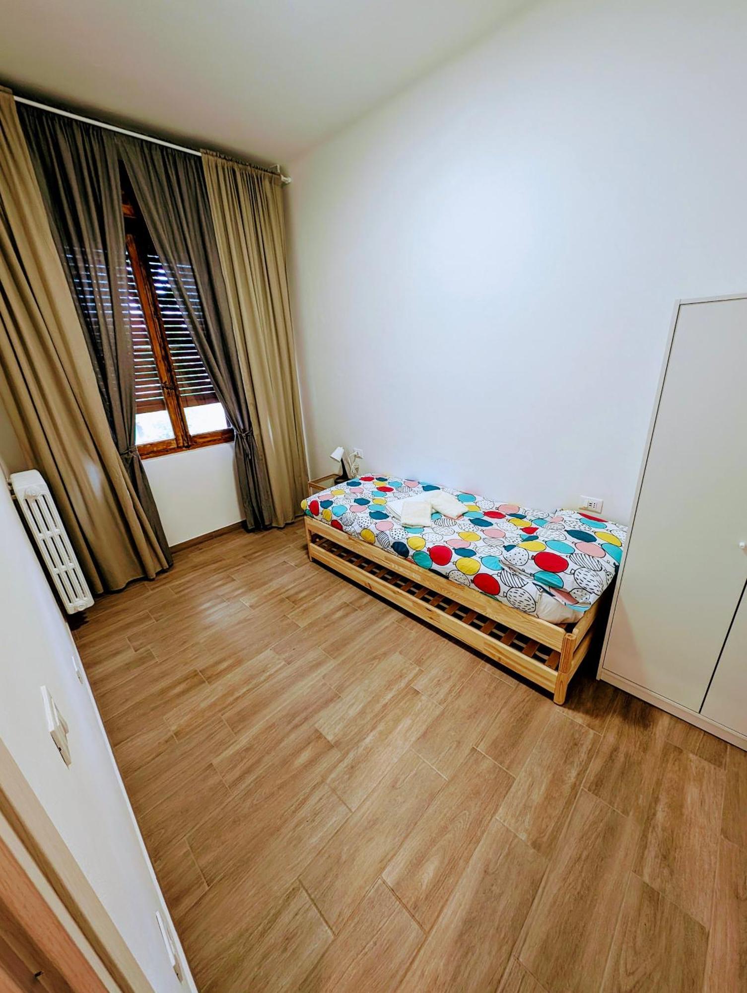 Guest House Il Glicine Stadio - Ospedale تشيزينا المظهر الخارجي الصورة